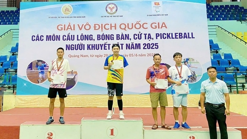 Resilient journey of a disabled young man from Hai Phong port city