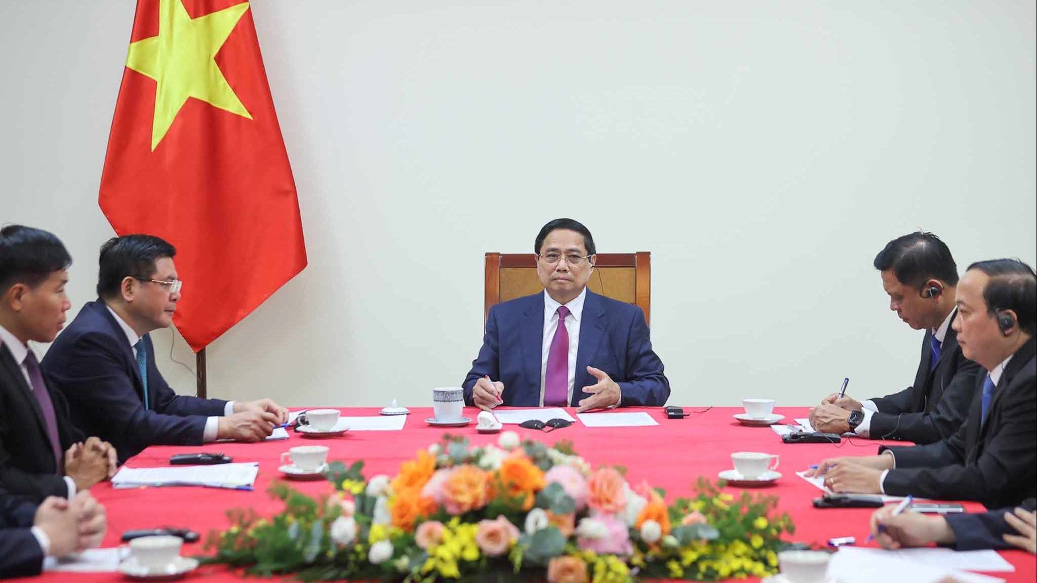 Prime Minister Pham Minh Chinh holds phone talks with Cambodian counterpart Hun Manet