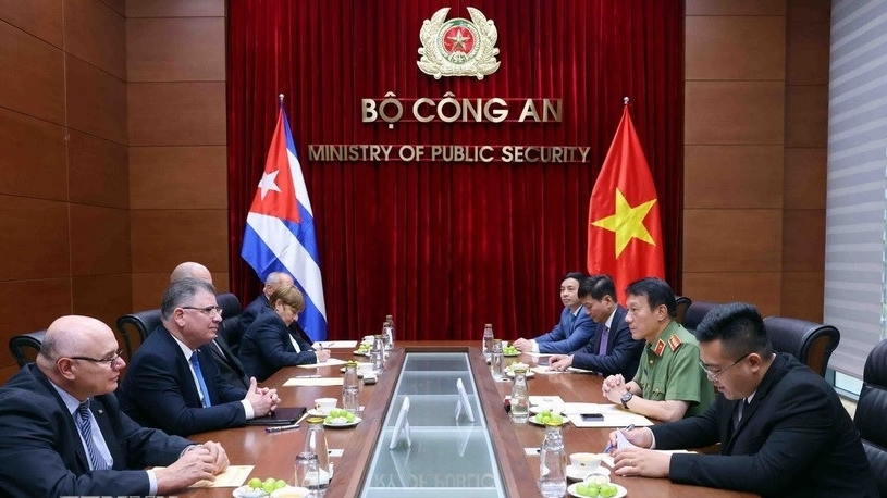 Vietnam, Cuba Ministers hold talks to deepen cybersecurity cooperation