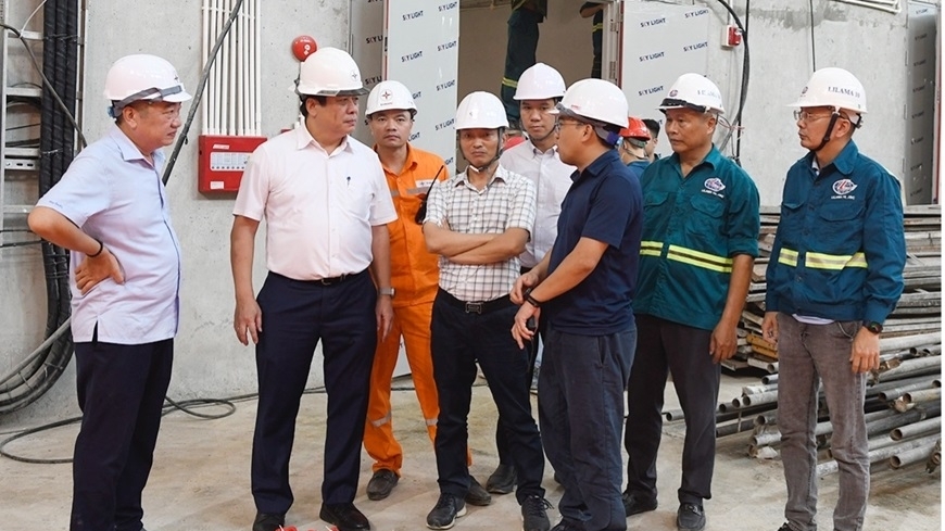 Units 1 and 2 of Hoa Binh Hydropower Plant Expansion Project actively complete installation for national energy security