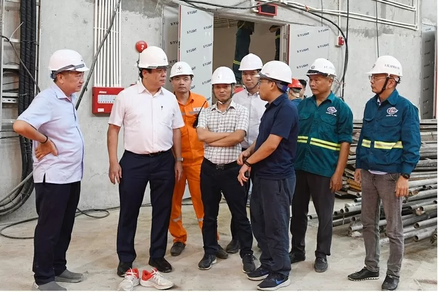 Units 1 and 2 of Hoa Binh Hydropower Plant Expansion Project actively complete installation for national energy security