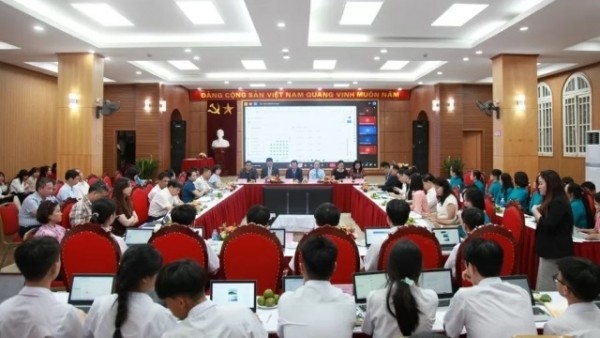 Hanoi partners with Google to expand digital schools