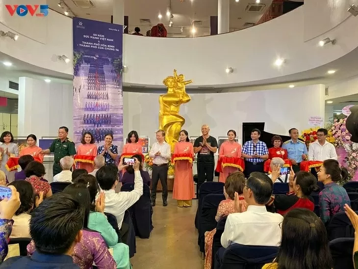 A moving photo book on Vietnam’s strength by photographer Nguyen A