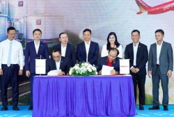 Vietjet partners with Petrolimex to use SAF, a key step in the aviation industry's green transition