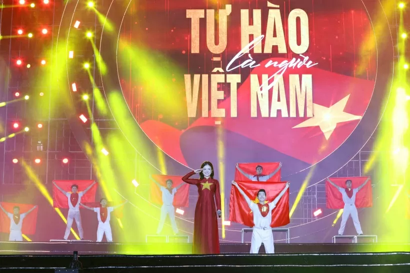 Hanoi grand concert unites millions of Vietnamese hearts Hanoi grand concert unites millions of Vietnamese hearts