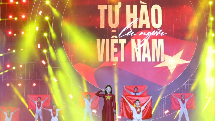Proud to be Vietnamese: Hanoi grand concert unites millions of Vietnamese hearts