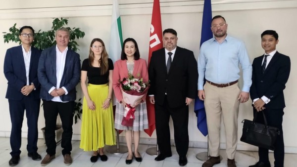 Bulgarian leadership supports cooperation with Vietnam through Party channels: Ambassador