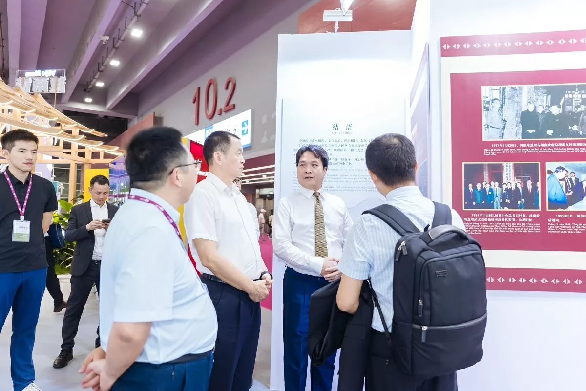 Vietnamese Cultural Space leaves a strong impression at the International Book Fair in Chinas Guangdong Vietnamese Cultural Space leaves a strong impression at the International Book Fair in Chinas Guangdong