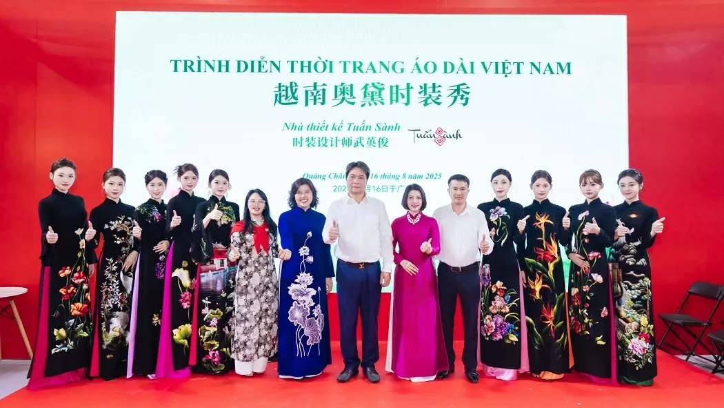 Vietnamese Cultural Space leaves a strong impression at the International Book Fair in Chinas Guangdong