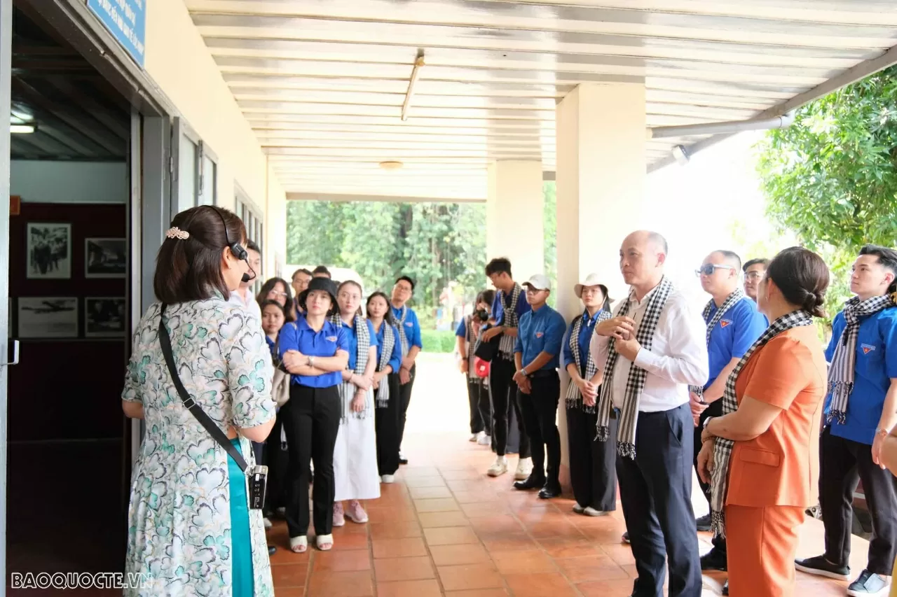 Journey back to roots for the youth of the diplomatic sector: Gratitude, inheritance, and continuation Journey back to roots for the youth of the diplomatic sector: Gratitude, inheritance, and continuation