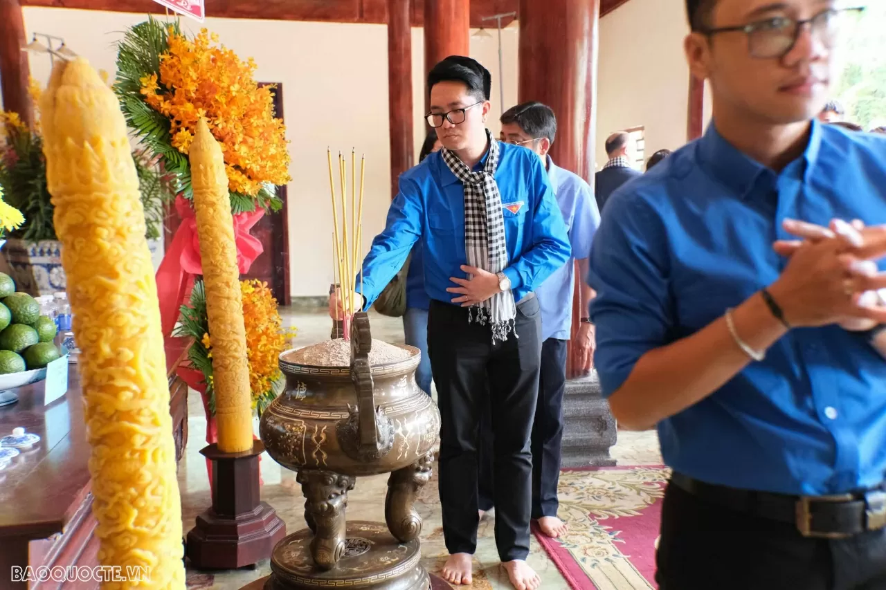 Journey back to roots for the youth of the diplomatic sector: Gratitude, inheritance, and continuation Journey back to roots for the youth of the diplomatic sector: Gratitude, inheritance, and continuation