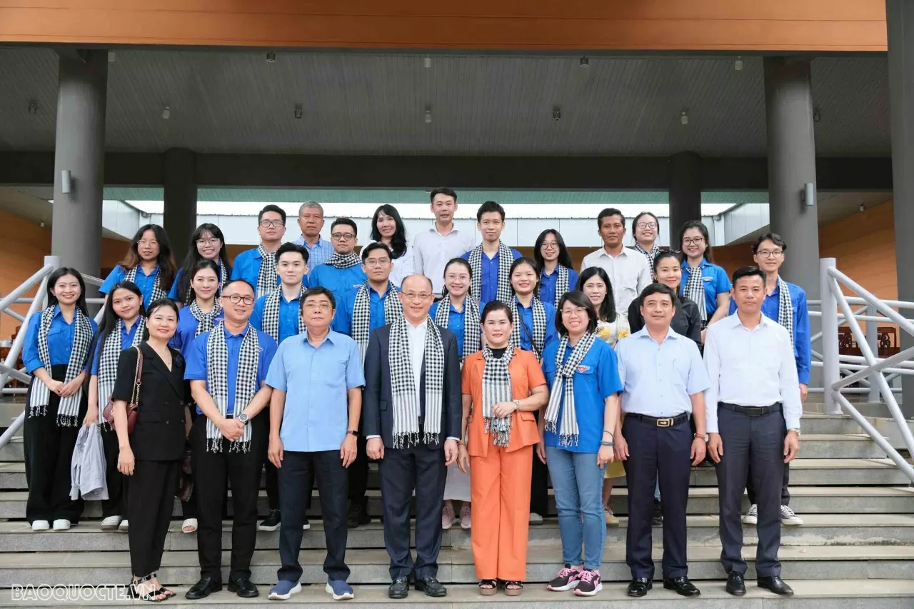 Journey back to roots for the youth of the diplomatic sector: Gratitude, inheritance, and continuation Journey back to roots for the youth of the diplomatic sector: Gratitude, inheritance, and continuation