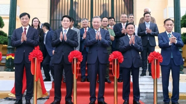 Party General Secretary To Lam attends handover ceremony of Bac Bo Phu building
