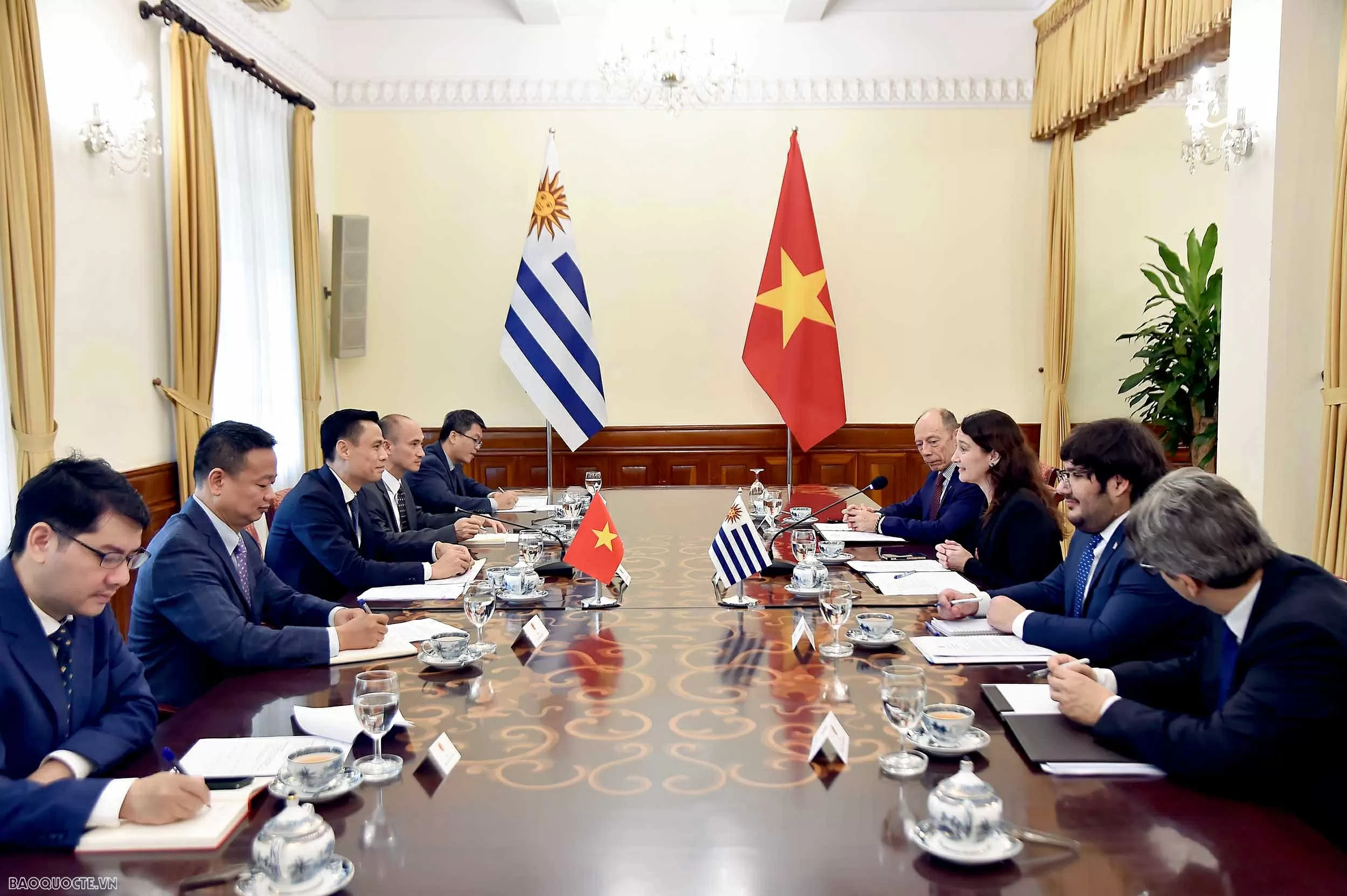 Deputy FM Dang Hoang Giang, Uruguayan counterpart hold 5th political consultation in Hanoi Deputy FM Dang Hoang Giang, Uruguayan counterpart hold 5th political consultation in Hanoi