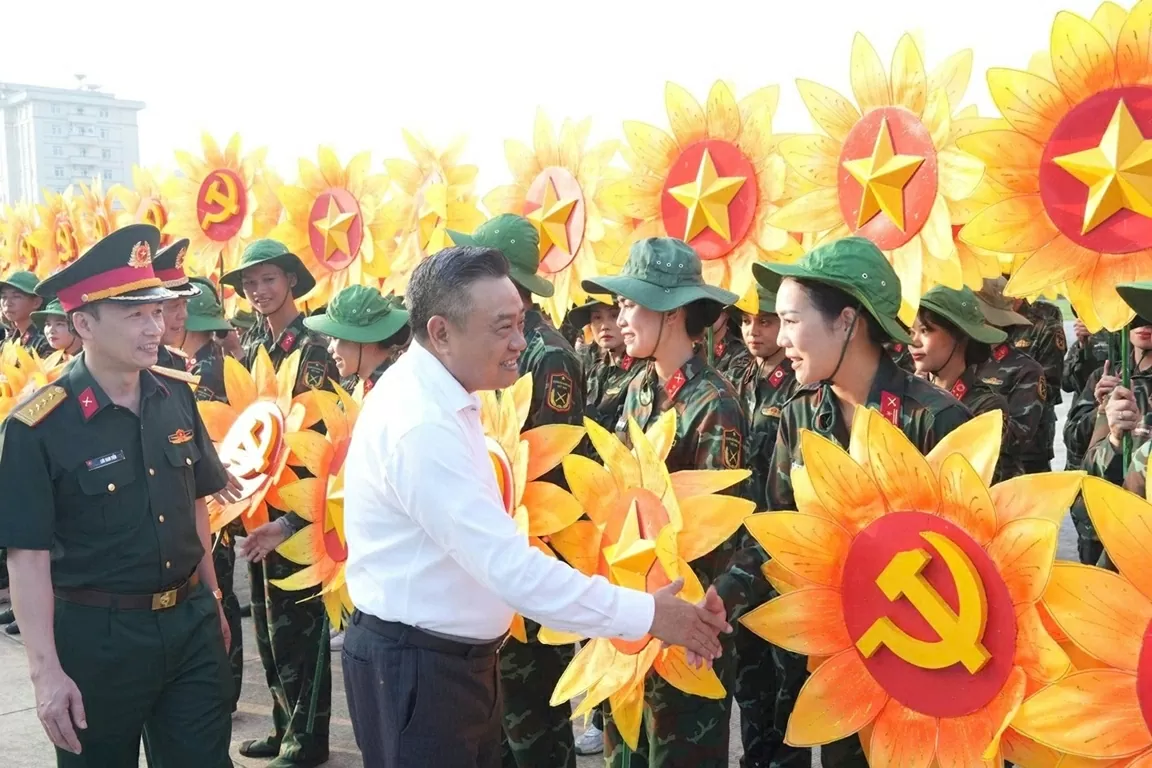 80 years of National Day: Hanoi Chairman Tran Sy Thanh visits units preparing for parade