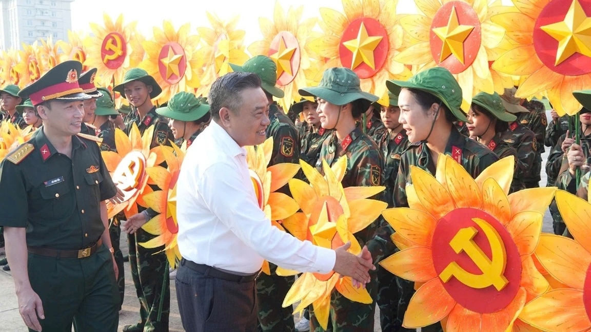 80 years of National Day: Hanoi Chairman Tran Sy Thanh visits units preparing for parade