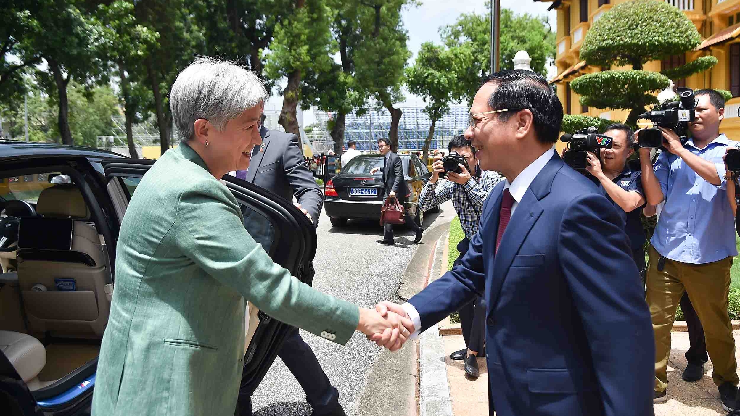 Deputy PM, FM Bui Thanh Son, Australian FM Penny Wong co-chair 7th Foreign Ministers' Meeting in Hanoi