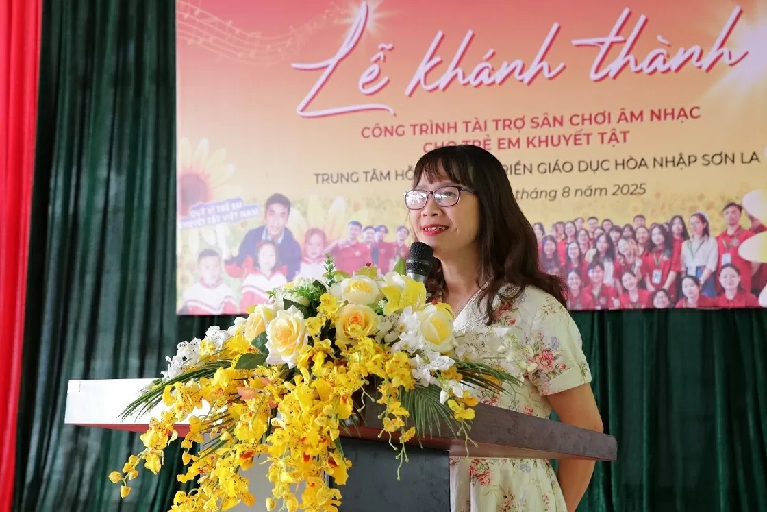 Vietnamese students in Russia donate music playground to children with disabilities in Son La