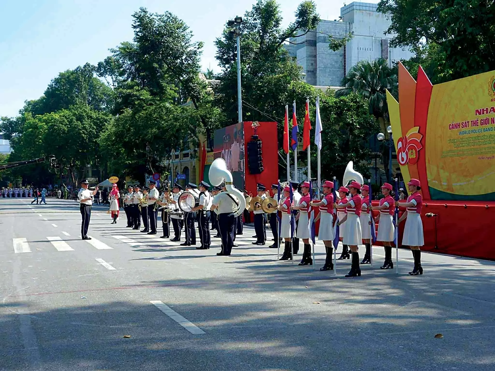 Connecting polices and citizens through music: Vibrant World Police Music Festival in Hanoi Connecting polices and citizens through music: Vibrant World Police Music Festival in Hanoi