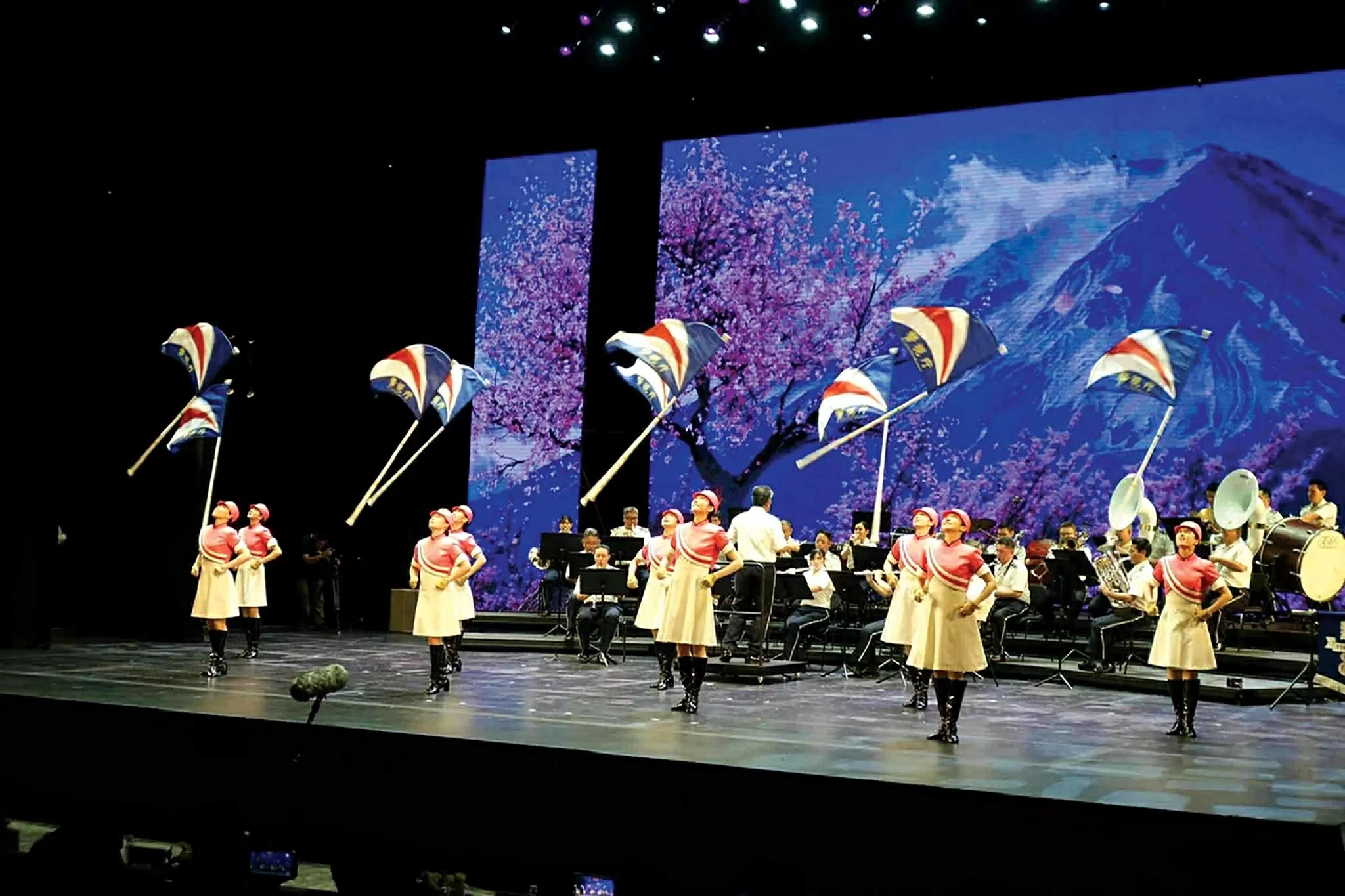 Connecting polices and citizens through music: Vibrant World Police Music Festival in Hanoi Connecting polices and citizens through music: Vibrant World Police Music Festival in Hanoi