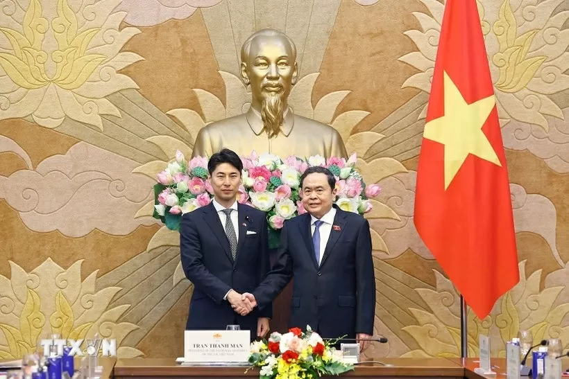 NA Chairman Tran Thanh Man receives Japanese LDP Youth Division delegation