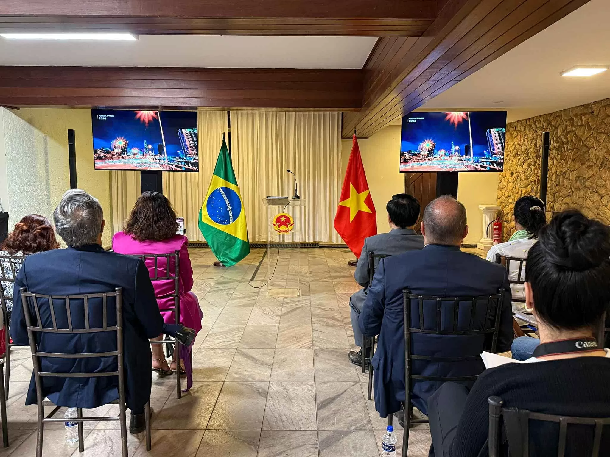 Vietnam Embassy in Brazil holds press conference celebrating 80th anniversary of August Revolution and National Day 2/9 Vietnam Embassy in Brazil holds press conference celebrating 80th anniversary of August Revolution and National Day 2/9