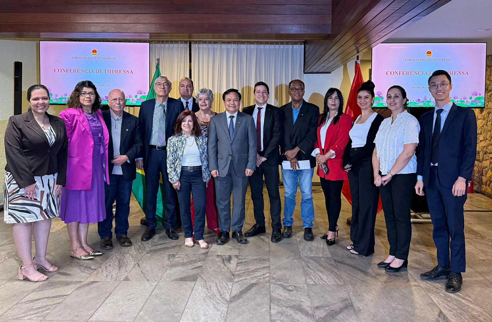 Vietnam Embassy in Brazil holds press conference celebrating 80th anniversary of August Revolution and National Day 2/9 Vietnam Embassy in Brazil holds press conference celebrating 80th anniversary of August Revolution and National Day 2/9