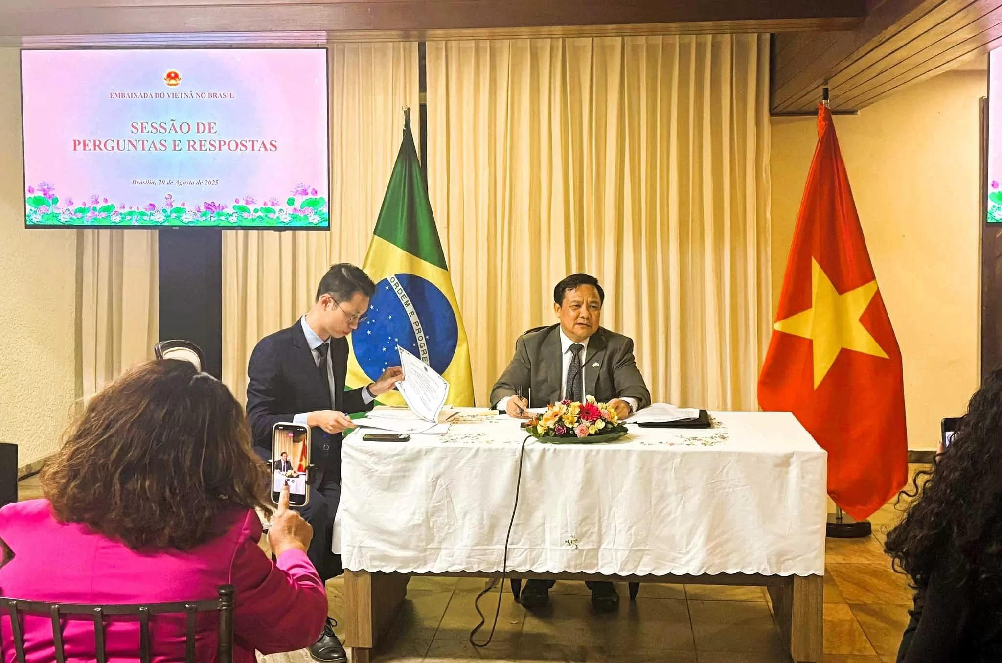 Vietnam Embassy in Brazil holds press conference celebrating 80th anniversary of August Revolution and National Day 2/9 Vietnam Embassy in Brazil holds press conference celebrating 80th anniversary of August Revolution and National Day 2/9