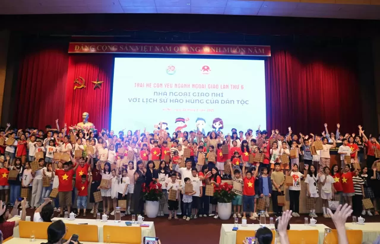 6th 'I love diplomacy' summer camp: Young diplomats with the nation’s heroic history