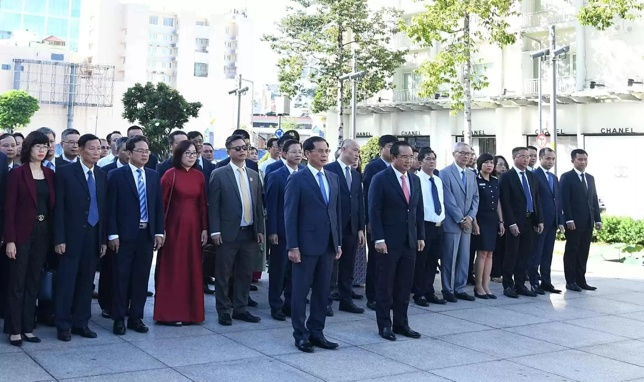 Opening of photo exhibition '80 years of Vietnamese diplomacy: Honor and pride'