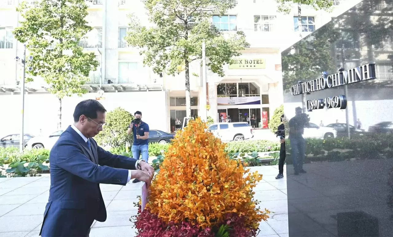 Opening of photo exhibition '80 years of Vietnamese diplomacy: Honor and pride' Opening of photo exhibition '80 years of Vietnamese diplomacy: Honor and pride'