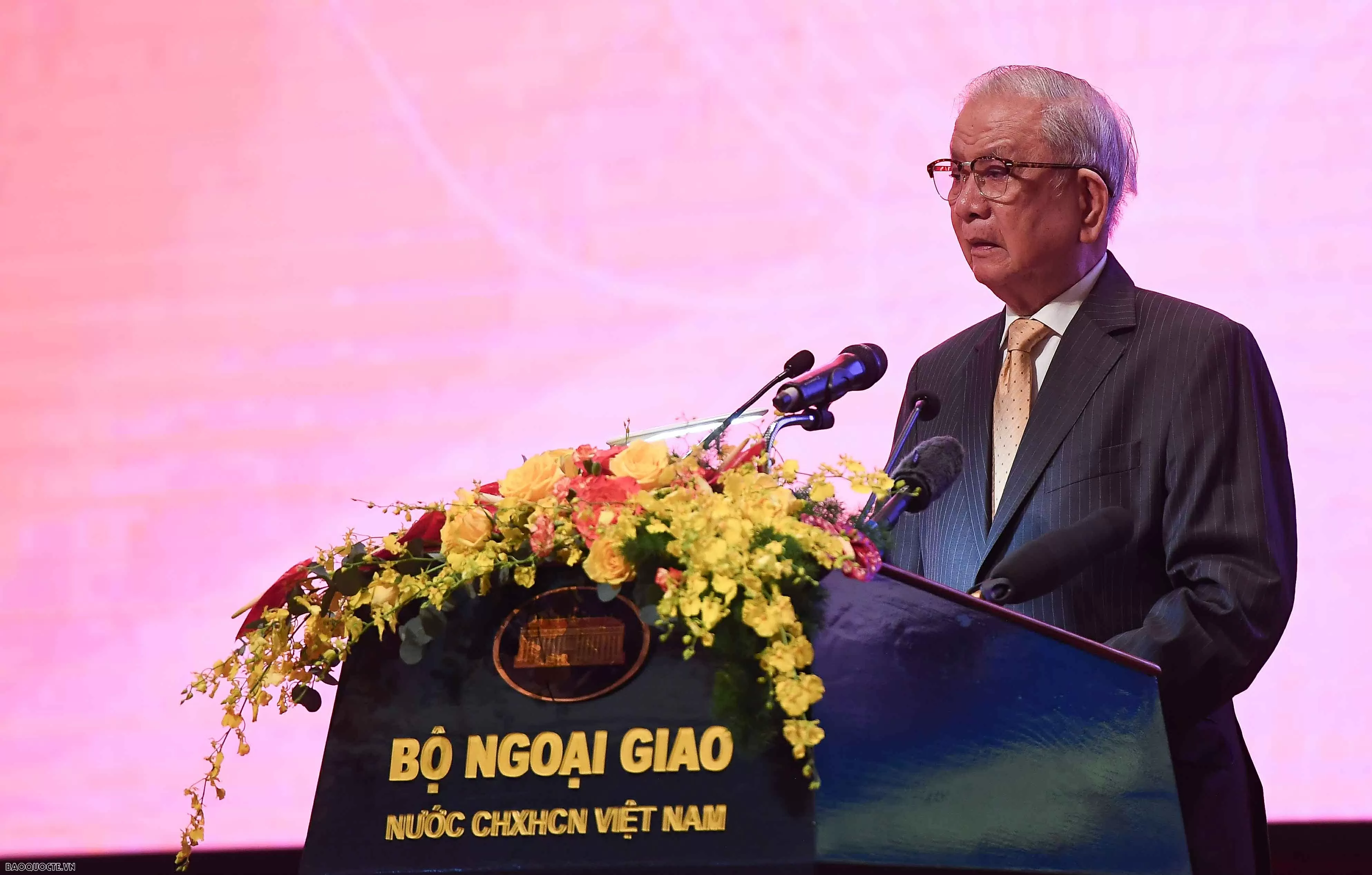 Vietnamese Diplomacy: Continuing to pioneer with honourable responsibilities Vietnamese Diplomacy: Continuing to pioneer with honourable responsibilities