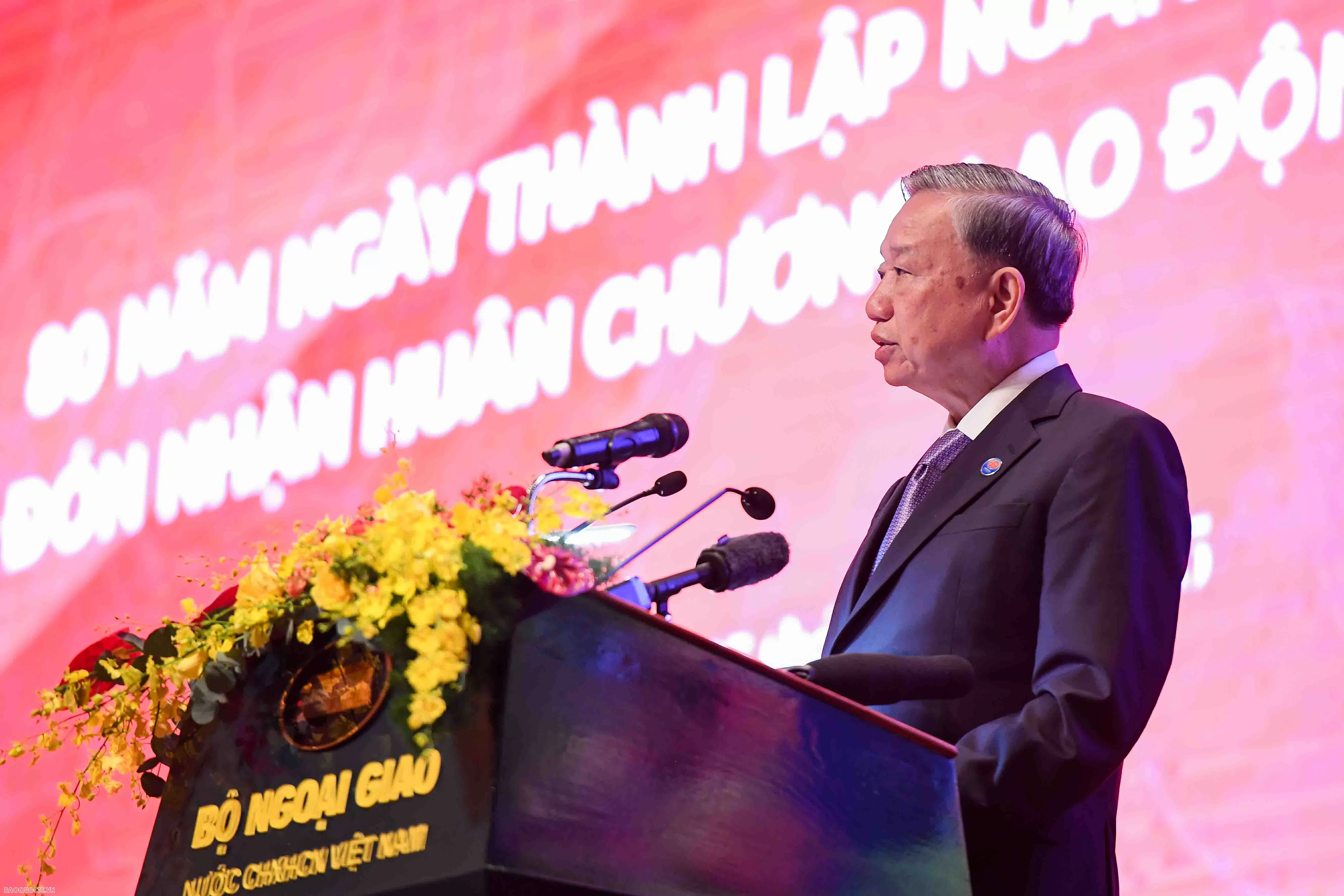 Vietnamese Diplomacy: Continuing to pioneer with honourable responsibilities Vietnamese Diplomacy: Continuing to pioneer with honourable responsibilities