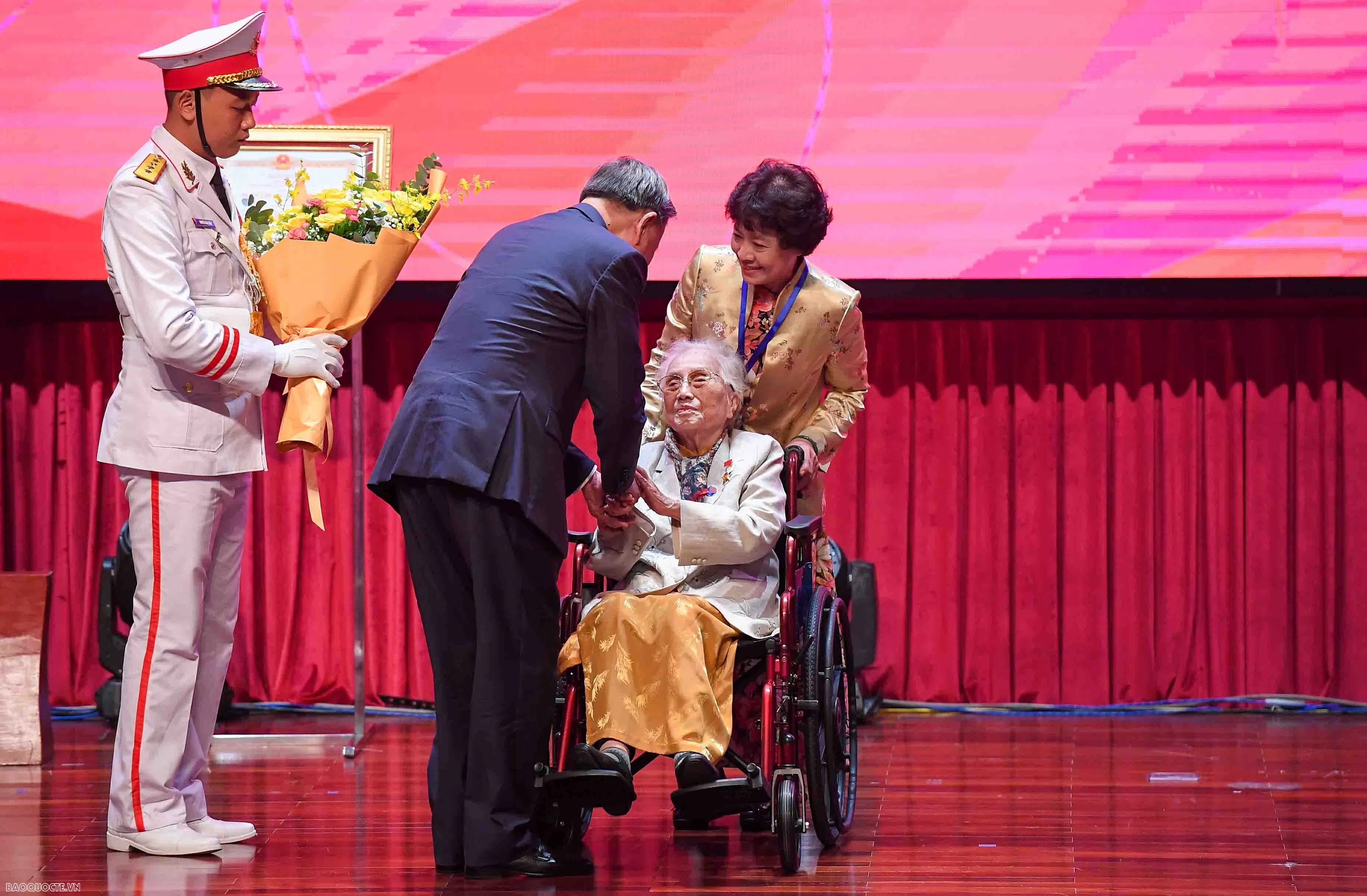 Former Vice President Nguyen Thi Binh conferred the title ‘Hero of Labour’