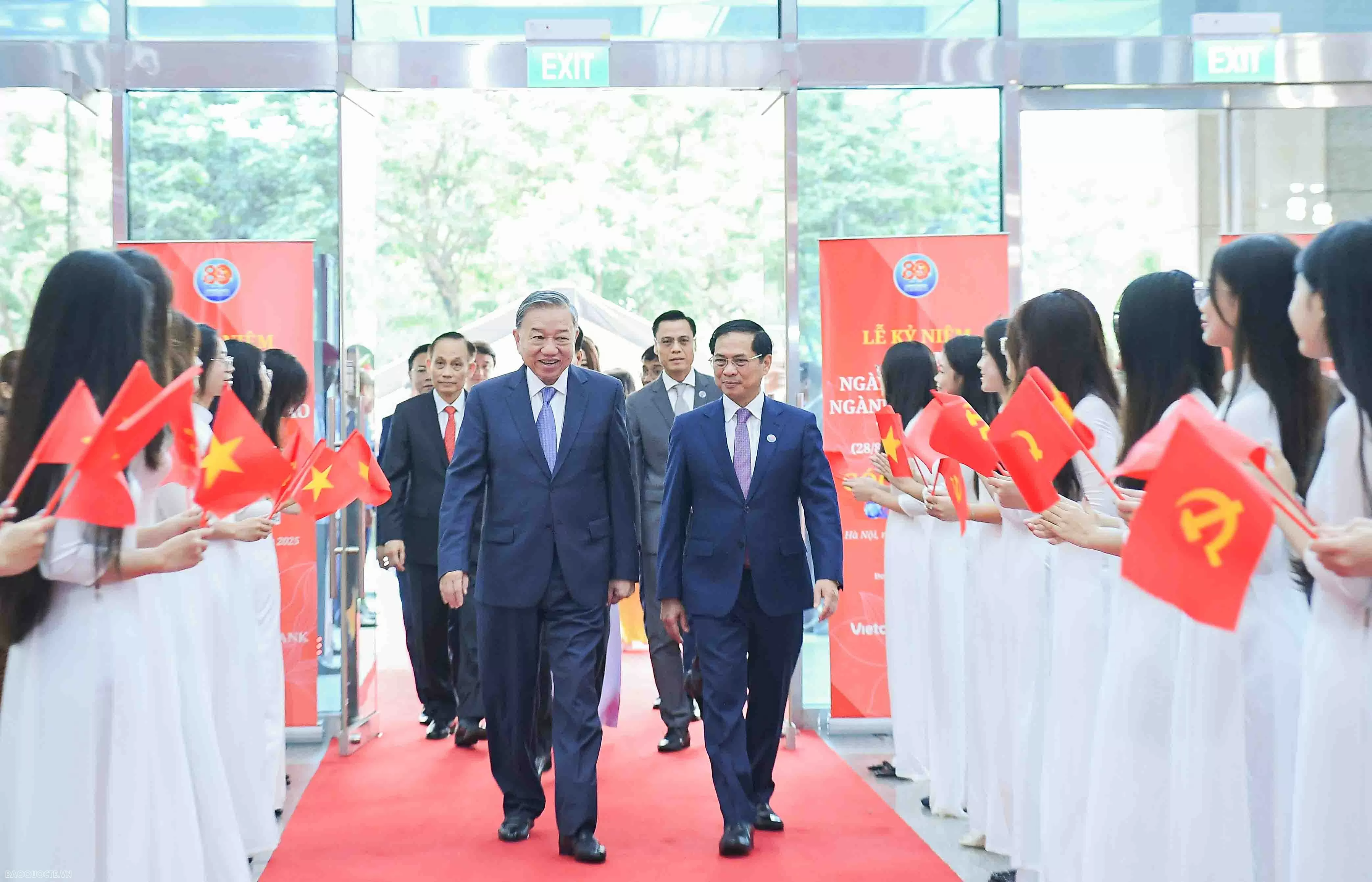 Vietnamese Diplomacy: Continuing to pioneer with honourable responsibilities Vietnamese Diplomacy: Continuing to pioneer with honourable responsibilities