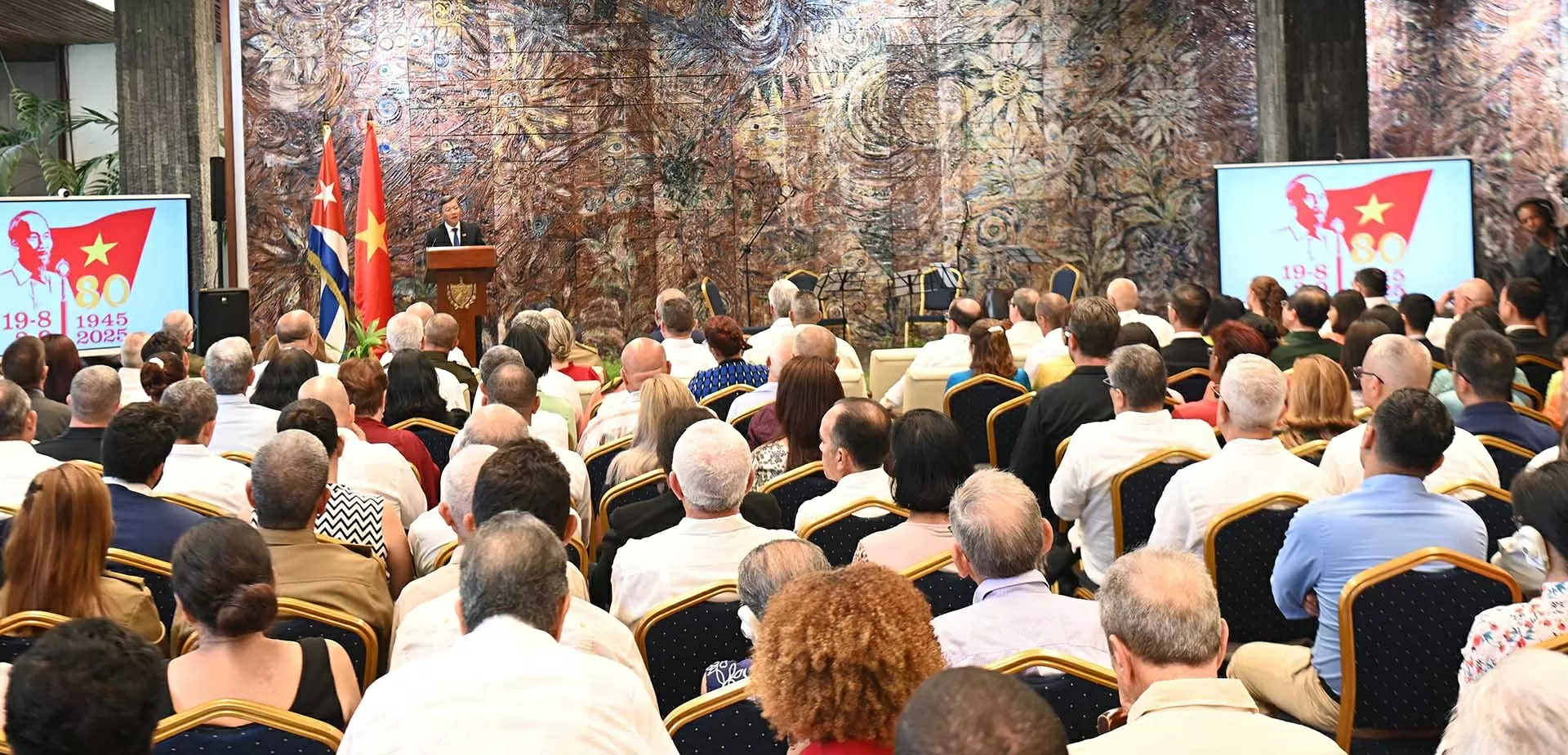 Celebrating 80 years of the August Revolution and National Day in Cuba: A vivid symbol of legendary solidarity