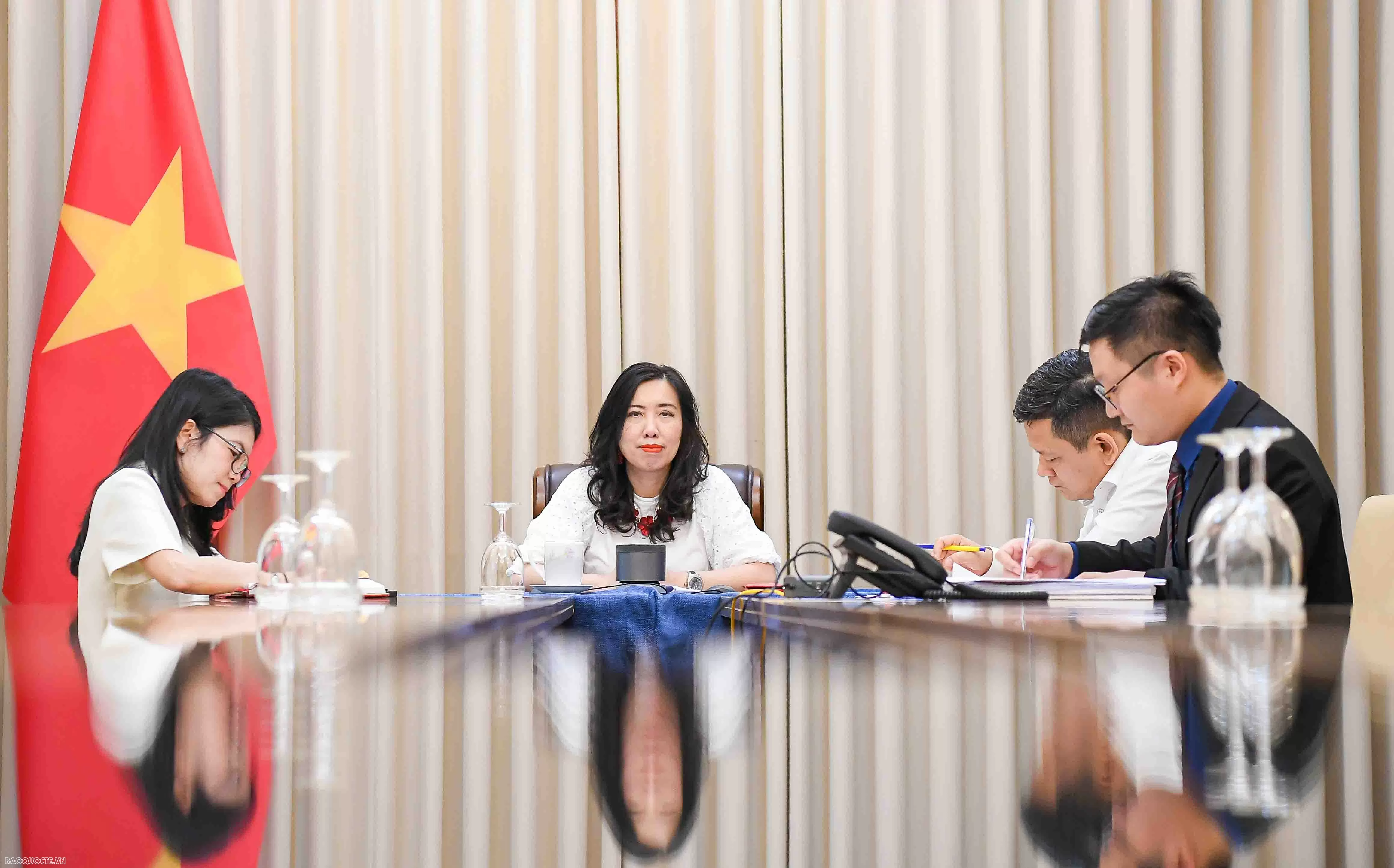 Deputy FM Le Thi Thu Hang holds phone talks with Kyrgyzstan counterpart Meder Abakirov