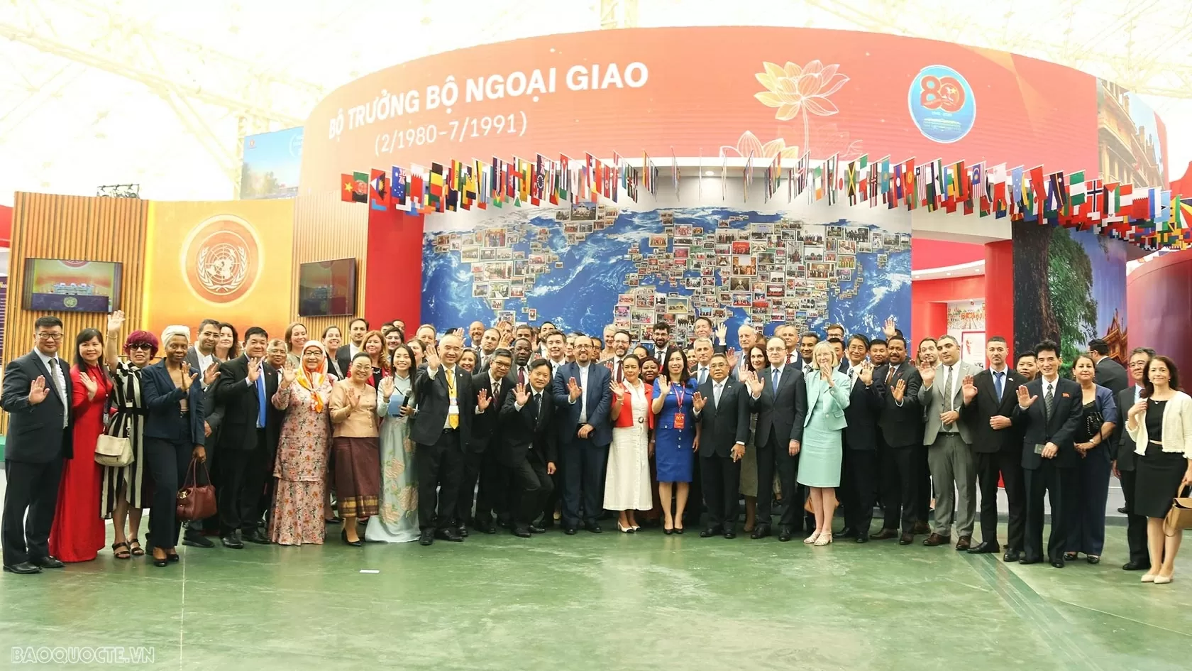 Party and State Leaders, foreign diplomats visit Ministry of Foreign Affairs Exhibition Space