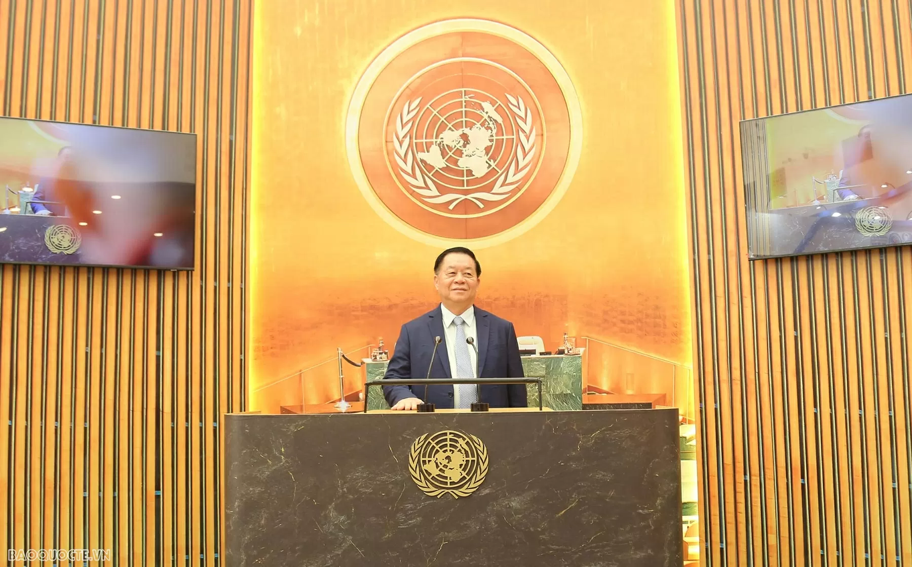 Party and State Leaders, foreign diplomats visit Ministry of Foreign Affairs Exhibition Space