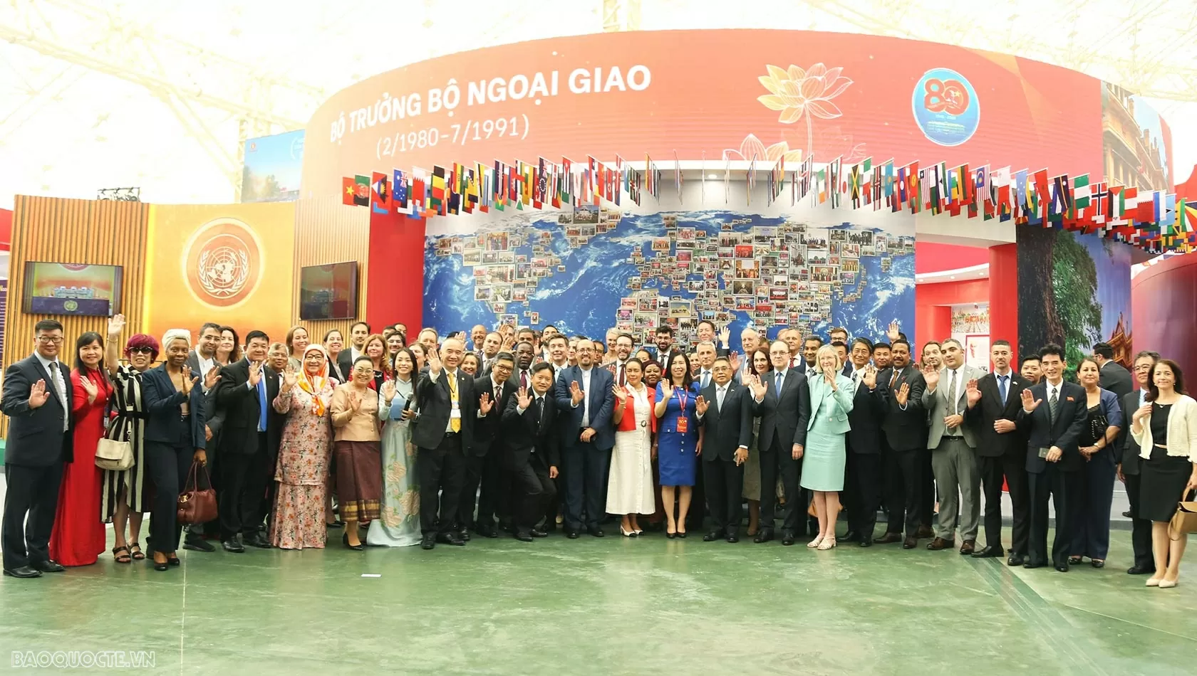 Party and State Leaders, foreign diplomats visit Ministry of Foreign Affairs Exhibition Space