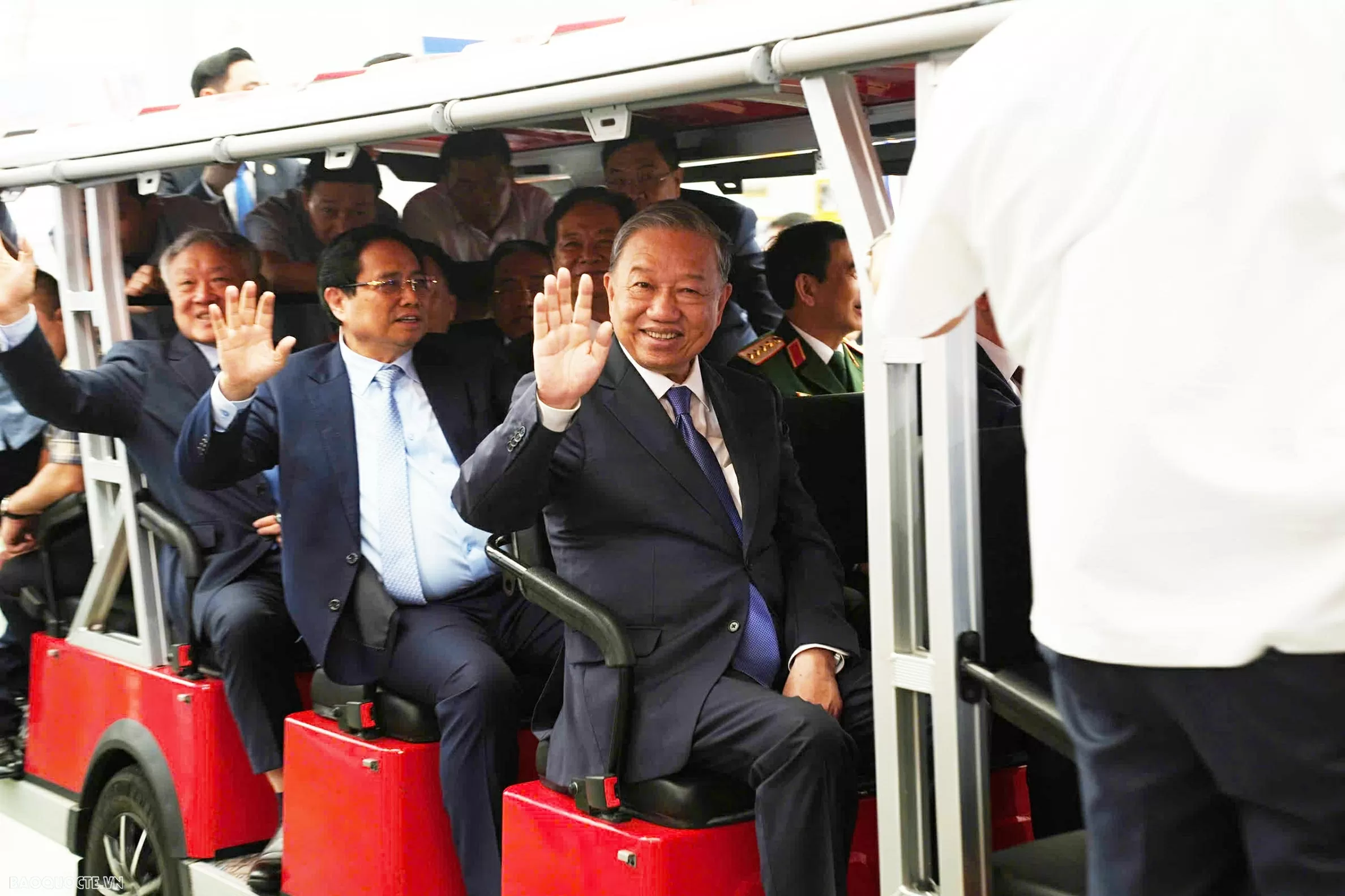 Party and State Leaders, foreign diplomats visit Ministry of Foreign Affairs Exhibition Space