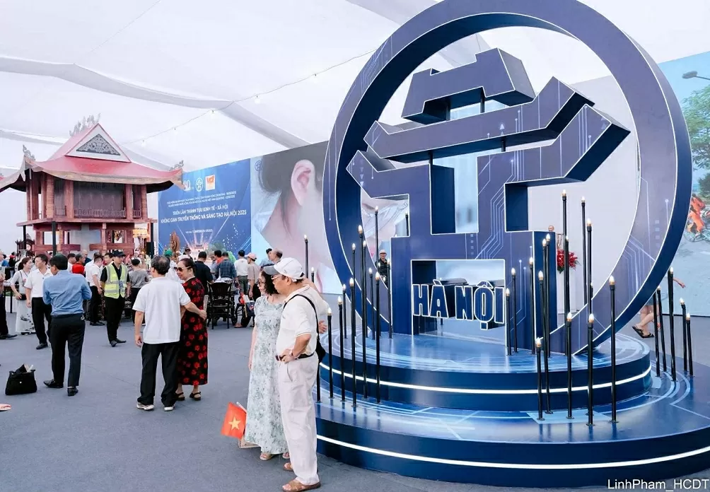 Hanoi Chairman Tran Sy Thanh visits the Hanoi 2025 Tradition and Creativity space