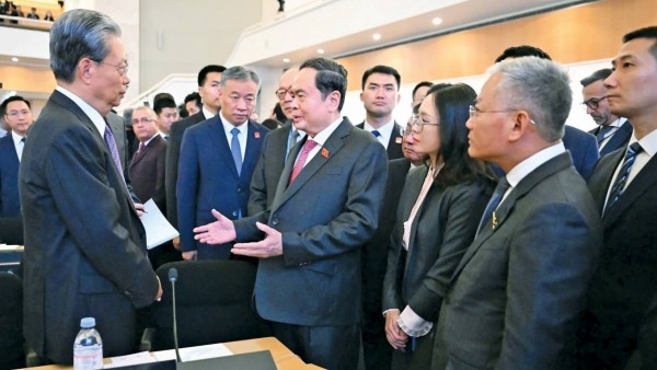 China's NPC Chairman Zhao Leji visits Vietnam, highlighting comprehensive strategic cooperative partnership: Ambassador