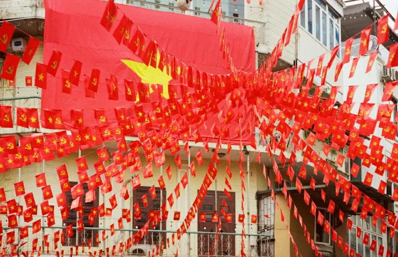 80 Years of National Day: Hanoi radiant in brilliant red, poetic and beautiful