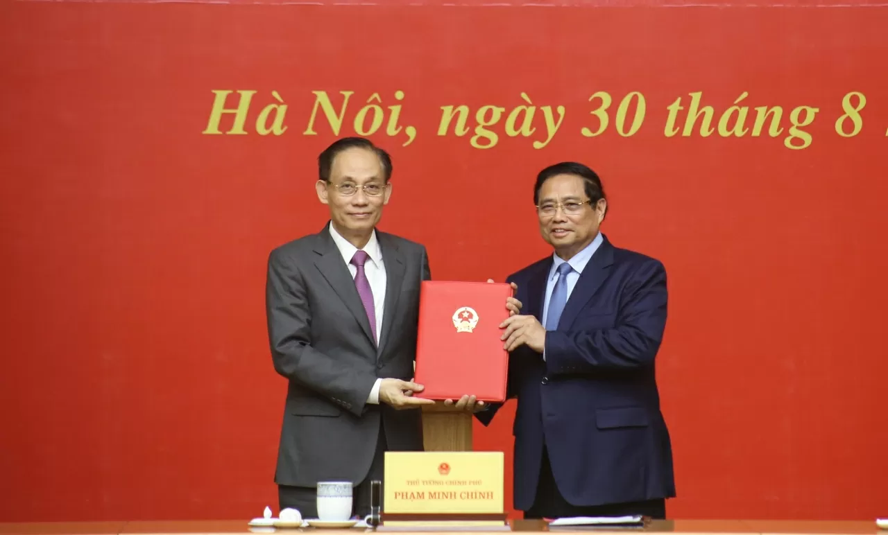 Prime Minister Pham Minh Chinh presented the decision appointing Le Hoai Trung as Acting Minister of Foreign Affairs Prime Minister Pham Minh Chinh presented the decision appointing Le Hoai Trung as Acting Minister of Foreign Affairs