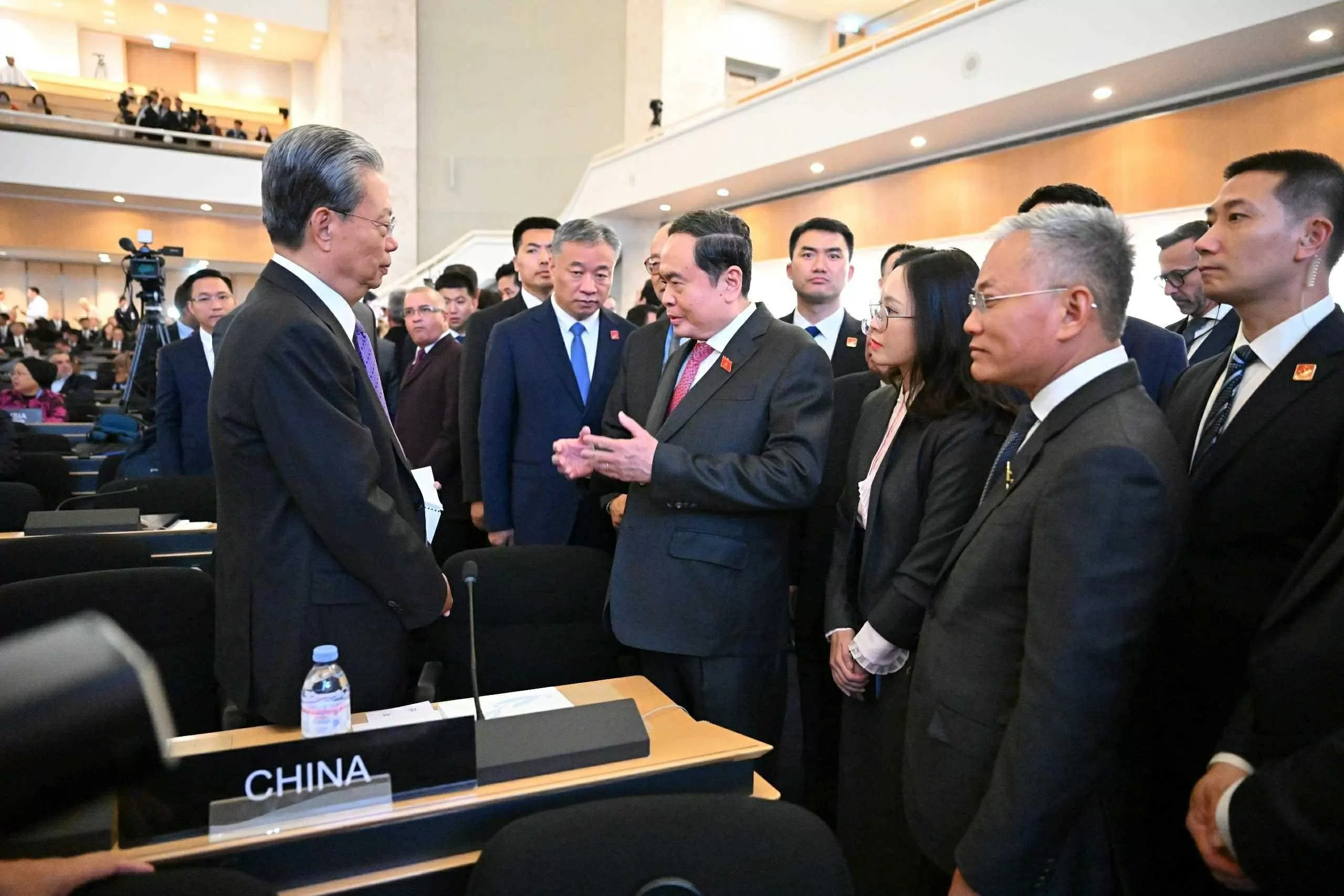 Chiều 29/7, tại trụ sở Văn phòng Liên Hợp Quốc ở Geneva, Thụy Sĩ, trong khuôn khổ chuyến tham dự Hội nghị các Chủ tịch Quốc hội thế giới lần thứ 6, Chủ tịch Quốc hội Trần Thanh Mẫn đã có cuộc gặp với Ủy viên trưởng Ủy ban Thường vụ Nhân đại toàn quốc Trung Quốc Triệu Lạc Tế.
