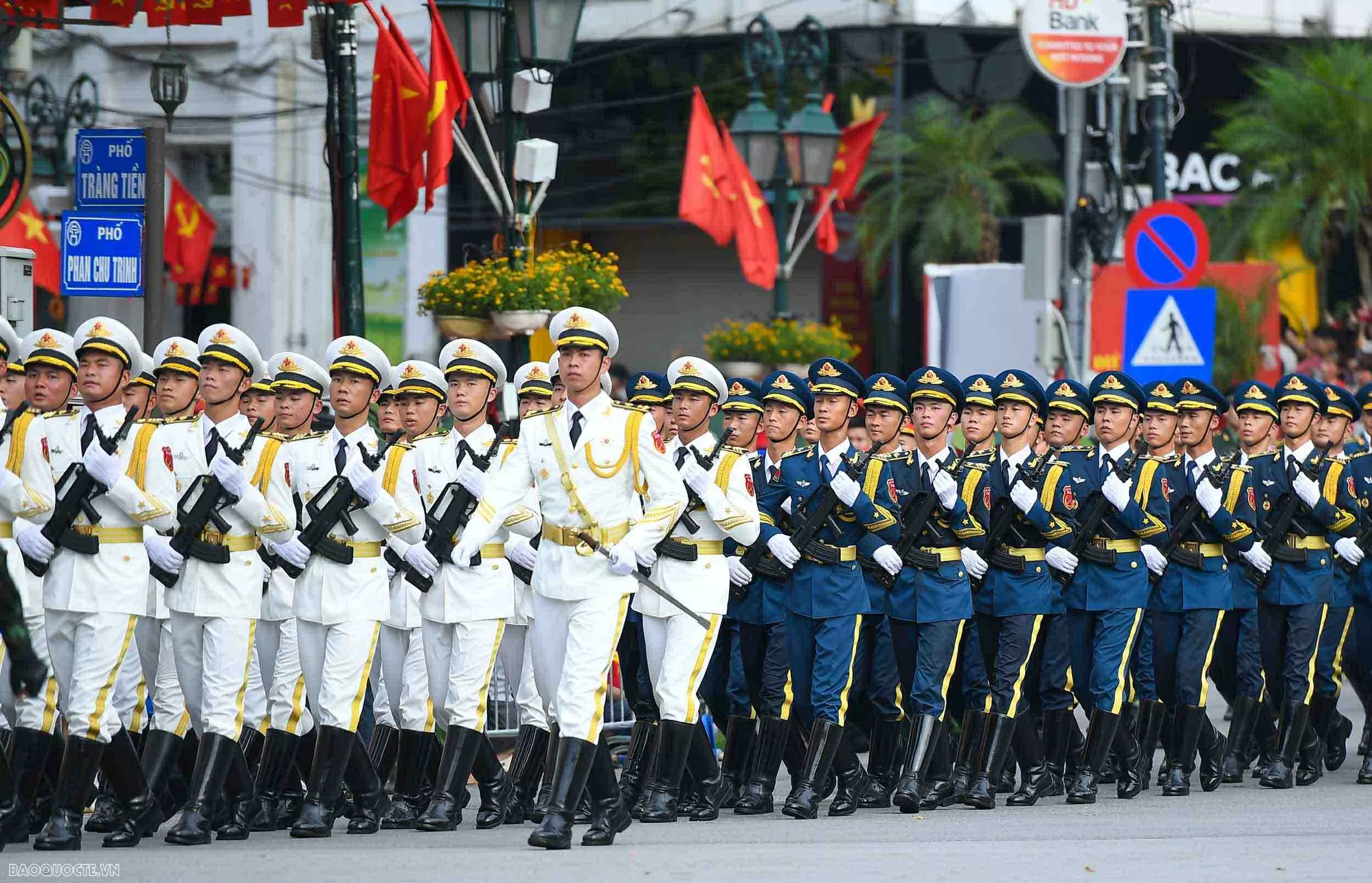 Observing Chinese, Russian, Laotian, and Cambodian soldiers at National Day parade rehearsal