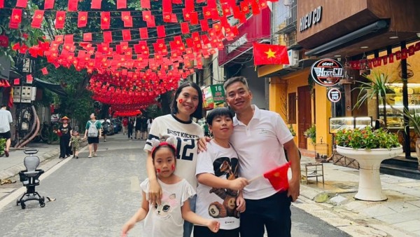 Citizens proudly celebrate the A80 National Day Grand Ceremony