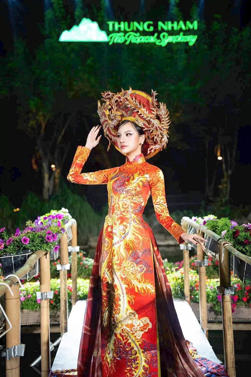 World Tourism Runner-up 2022 Hương Ly Radiant in Cao Lan Traditional Áo Dài on National Day September 2
