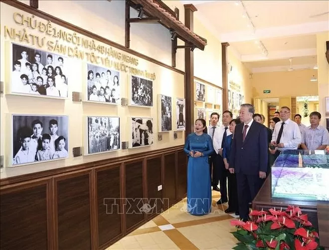 Party chief To Lam pays tribute to President Ho Chi Minh at House No. 48 on Hang Ngang street